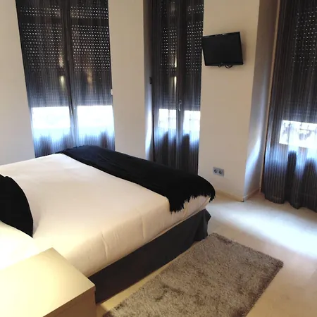 Hotel Trueba 2*